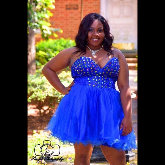 Poly Dresses & Skirts - ➕Strapless Jeweled Prom/Homecoming Dress